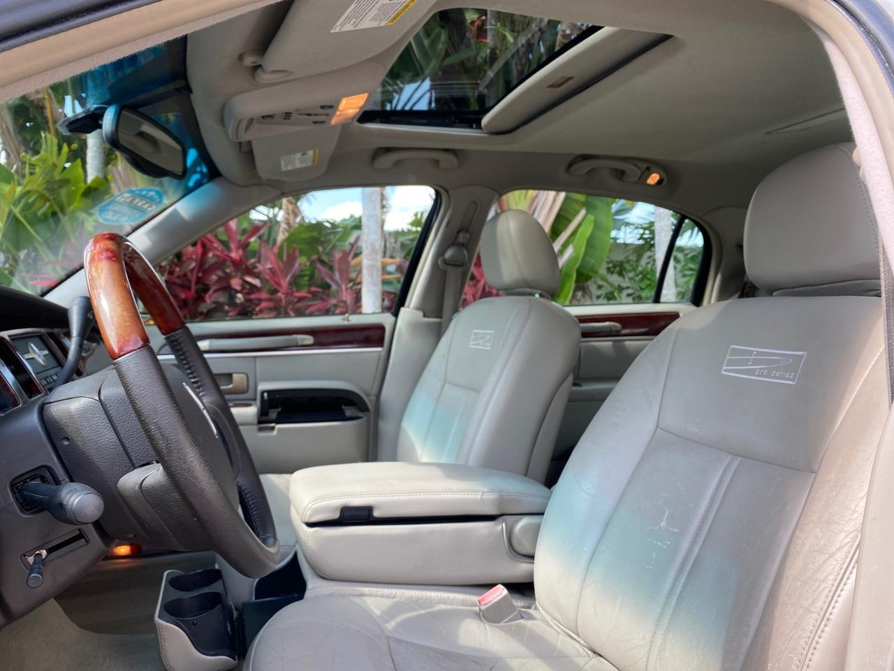 2005 Lincoln Town Car Signature Limited LOW MILES 84,448 Pompano Beach FL