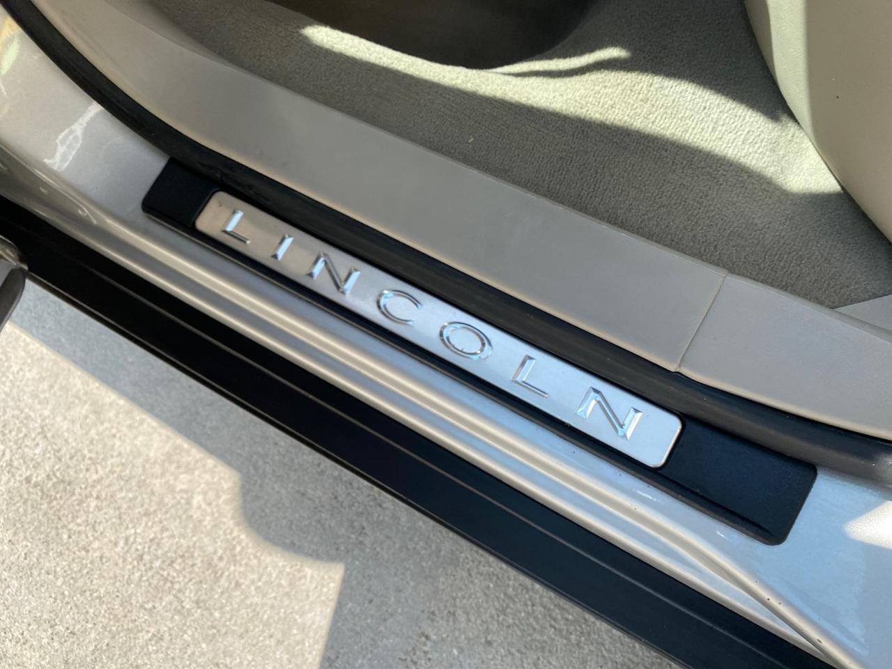 2005 Lincoln Town Car Signature Limited LOW MILES 84,448 Pompano Beach FL
