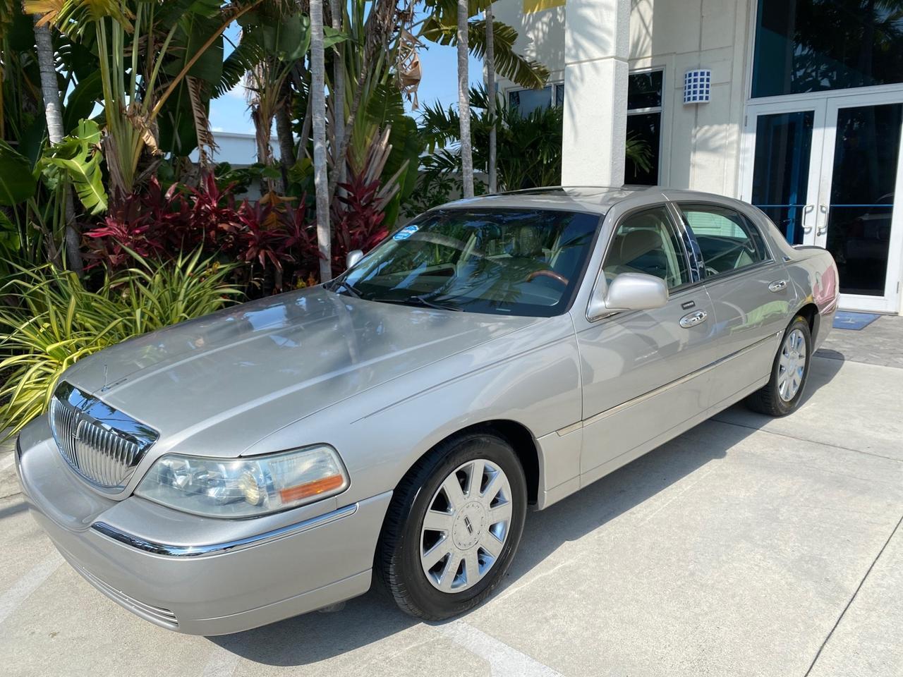 2005 Lincoln Town Car Signature Limited LOW MILES 84,448 Pompano Beach FL