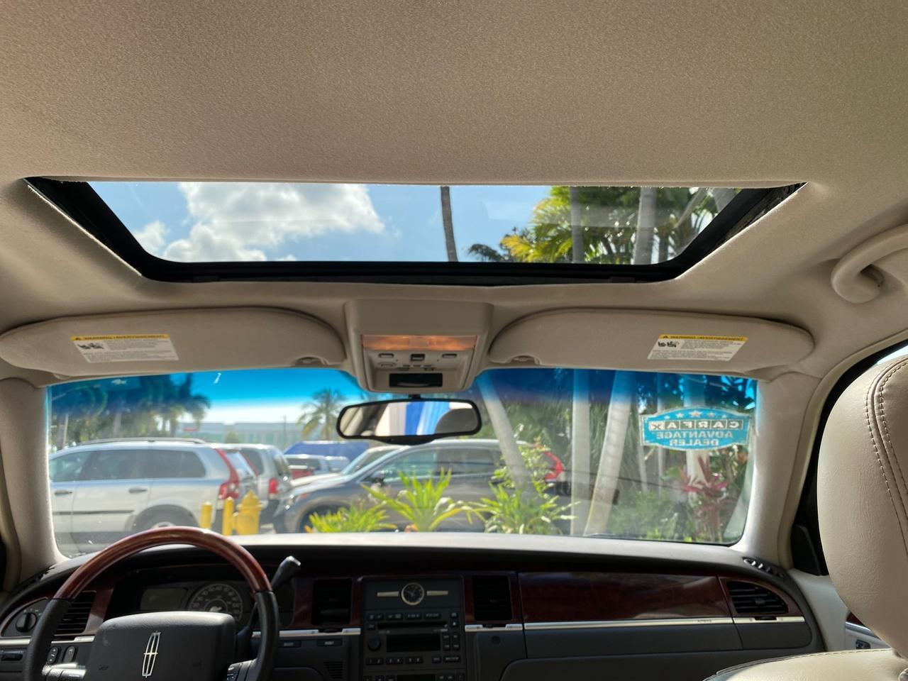 2005 Lincoln Town Car Signature Limited LOW MILES 84,448 Pompano Beach FL