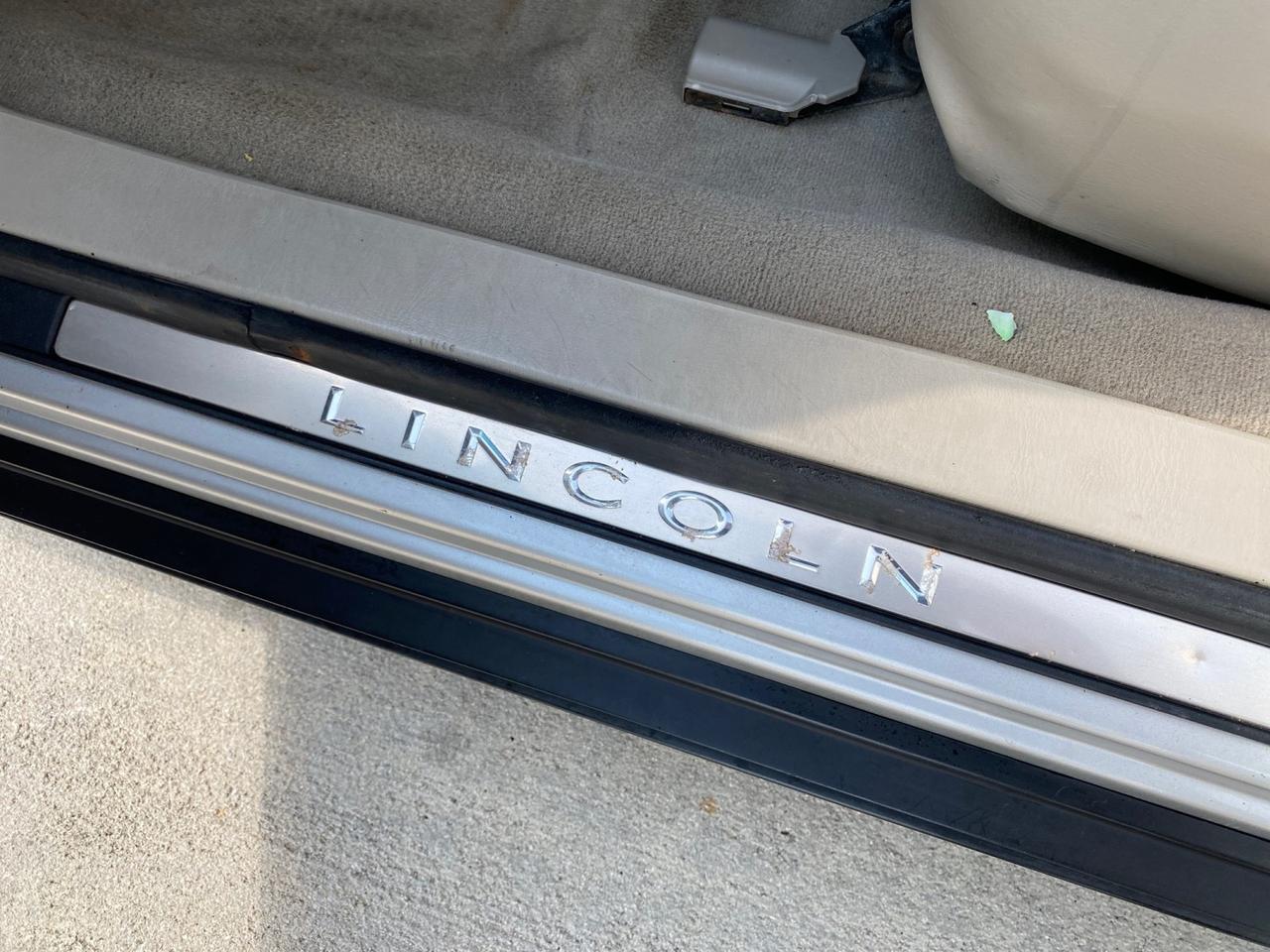 2005 Lincoln Town Car Signature Limited LOW MILES 84,448 Pompano Beach FL