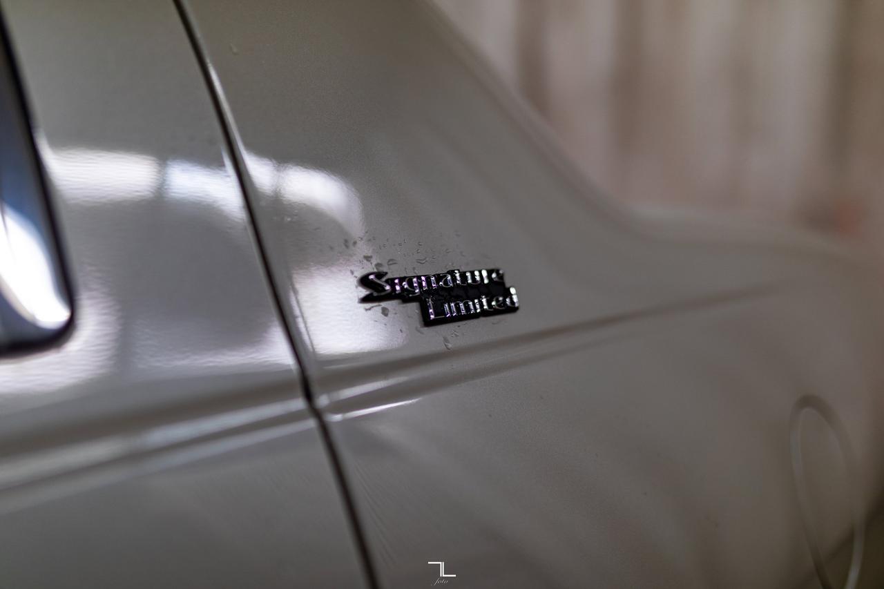 2005 Lincoln Town Car Signature Limited Leather Heated Seats Red Deer AB