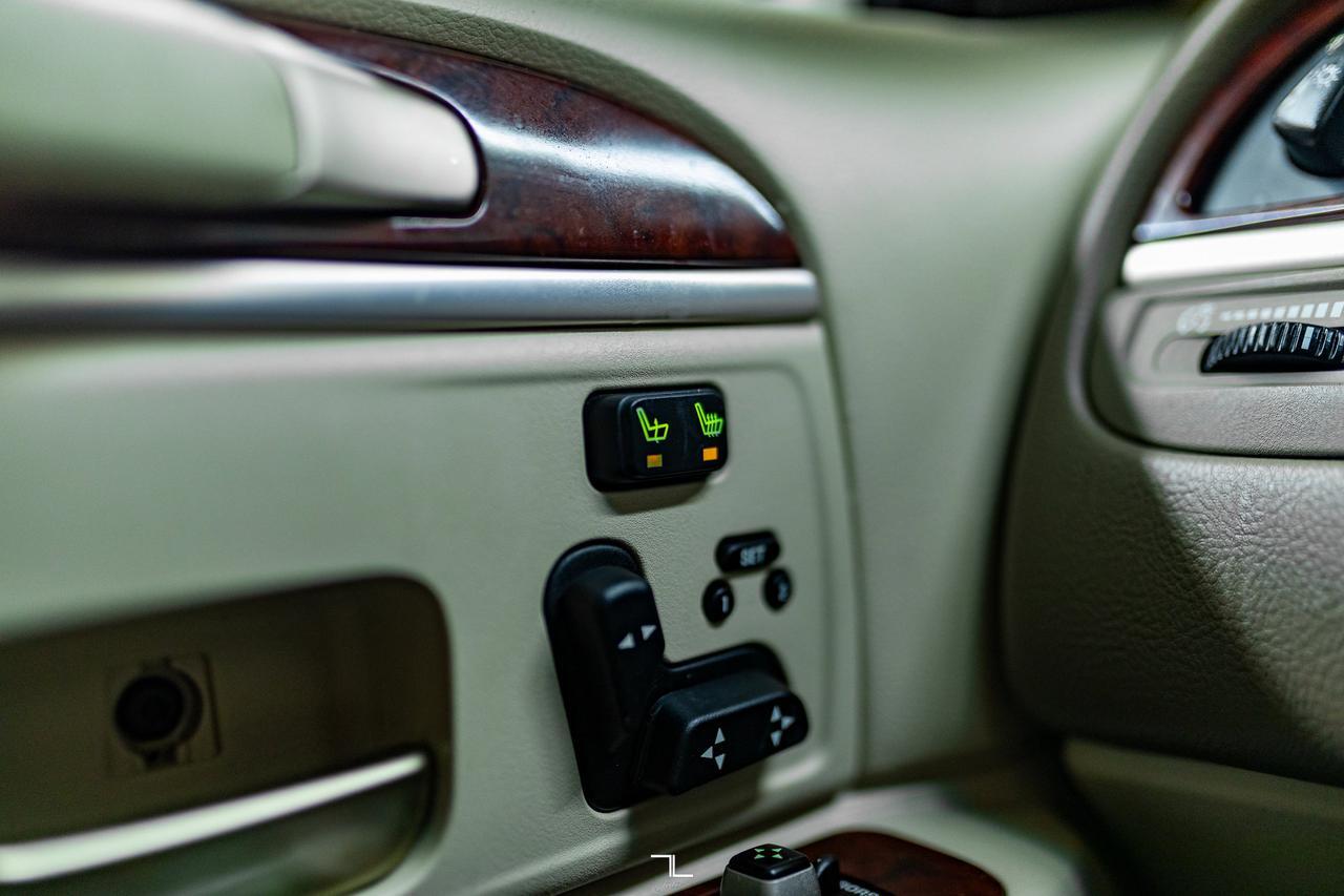 2005 Lincoln Town Car Signature Limited Leather Heated Seats Red Deer AB