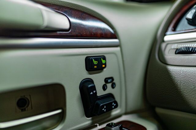 2005 Lincoln Town Car Signature Limited Leather Heated Seats Red Deer AB