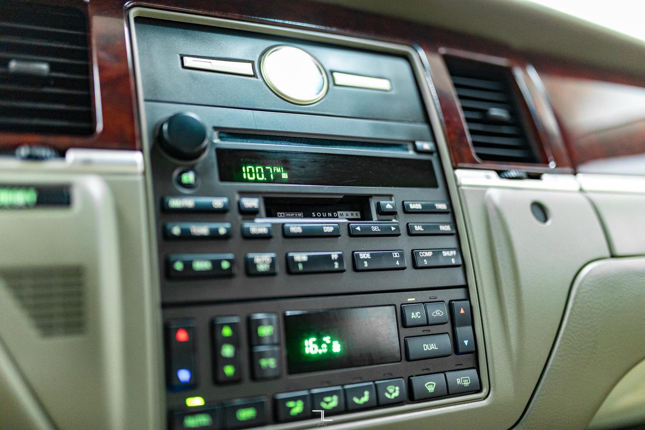 2005 Lincoln Town Car Signature Limited Leather Heated Seats Red Deer AB