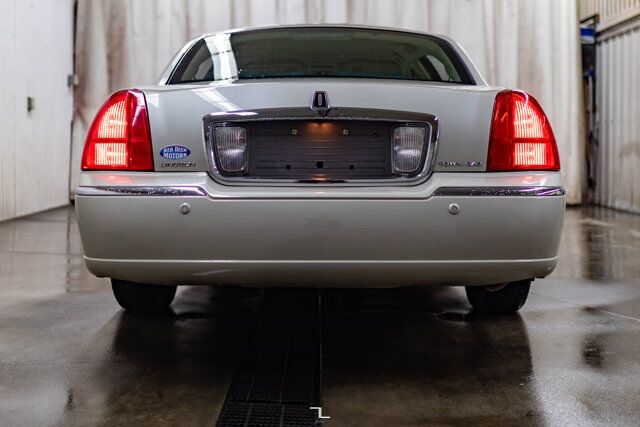 2005 Lincoln Town Car Signature Limited Leather Heated Seats Red Deer AB
