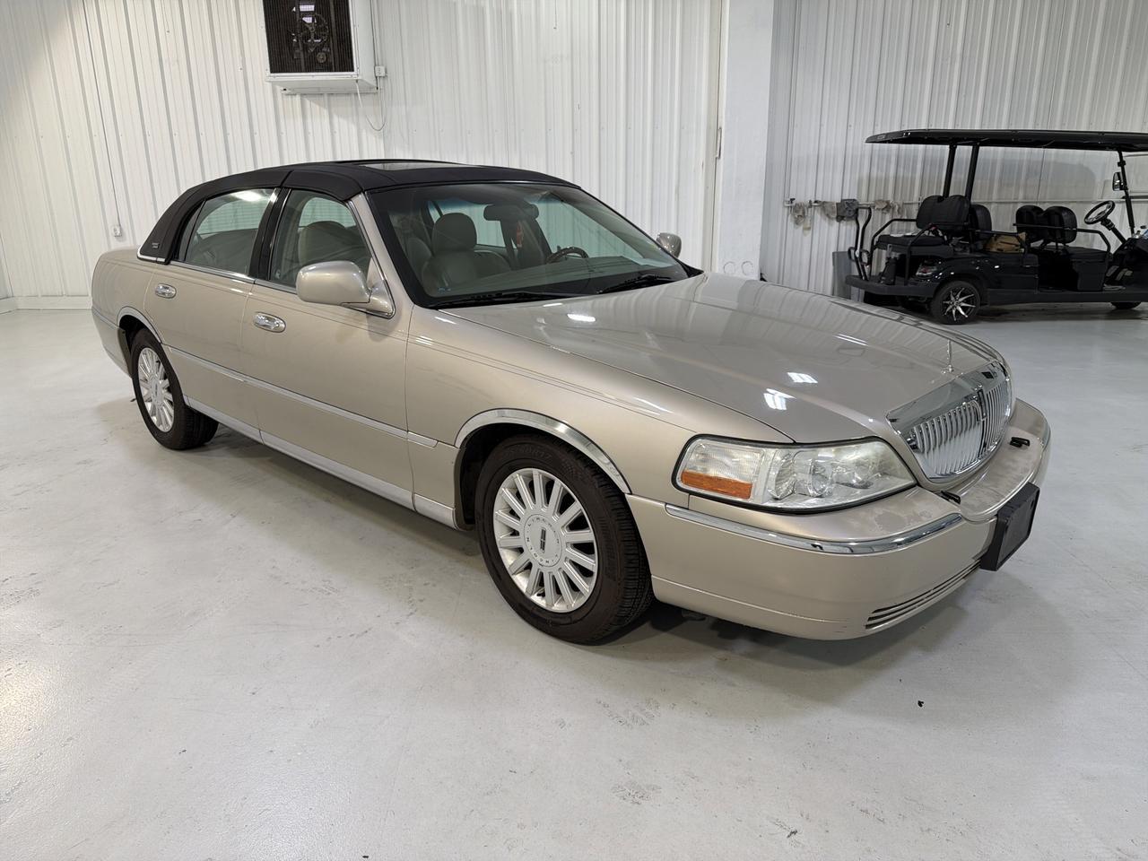 2005 Lincoln Town Car Signature Limited San Antonio TX
