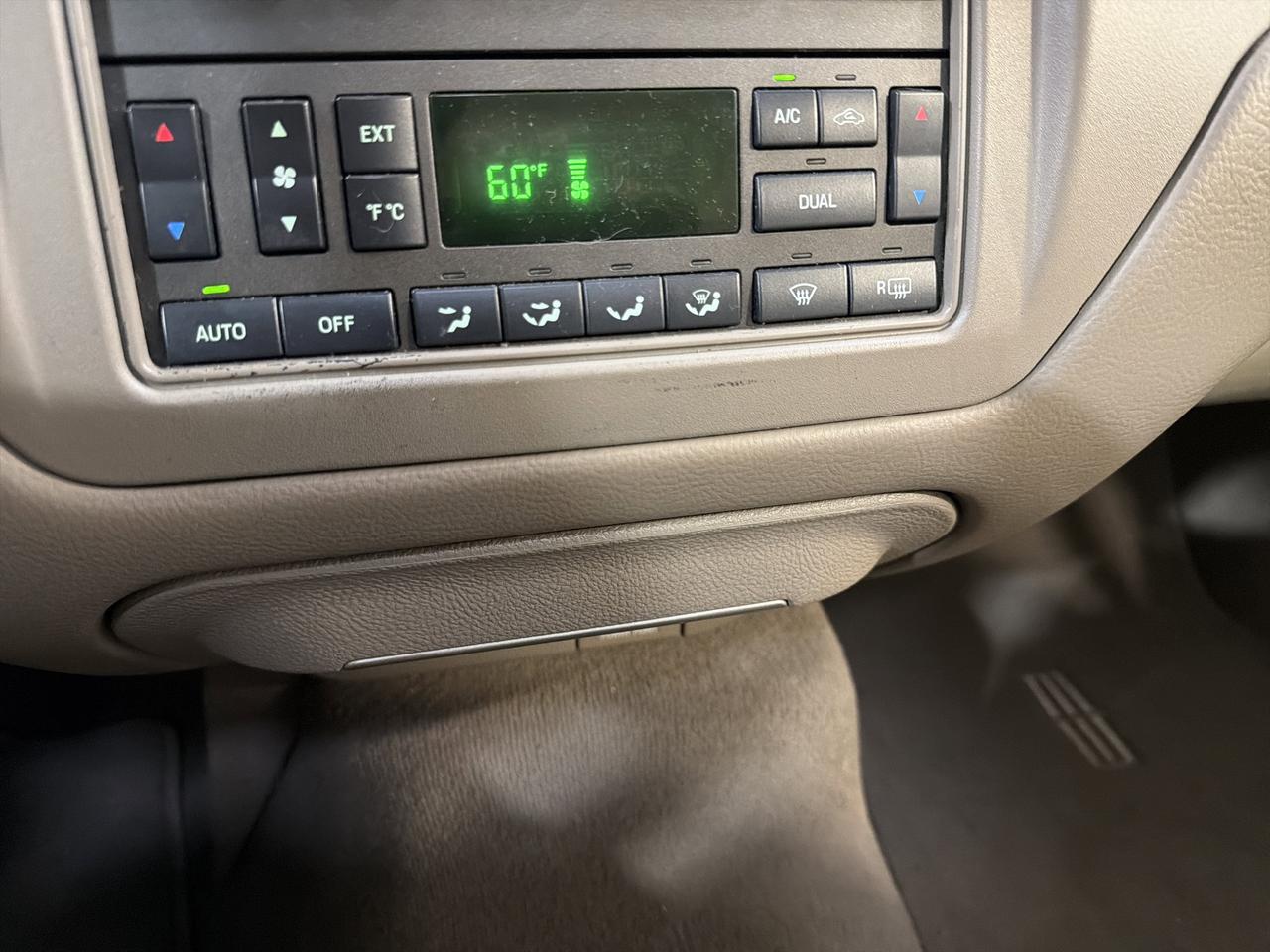 2005 Lincoln Town Car Signature Limited San Antonio TX