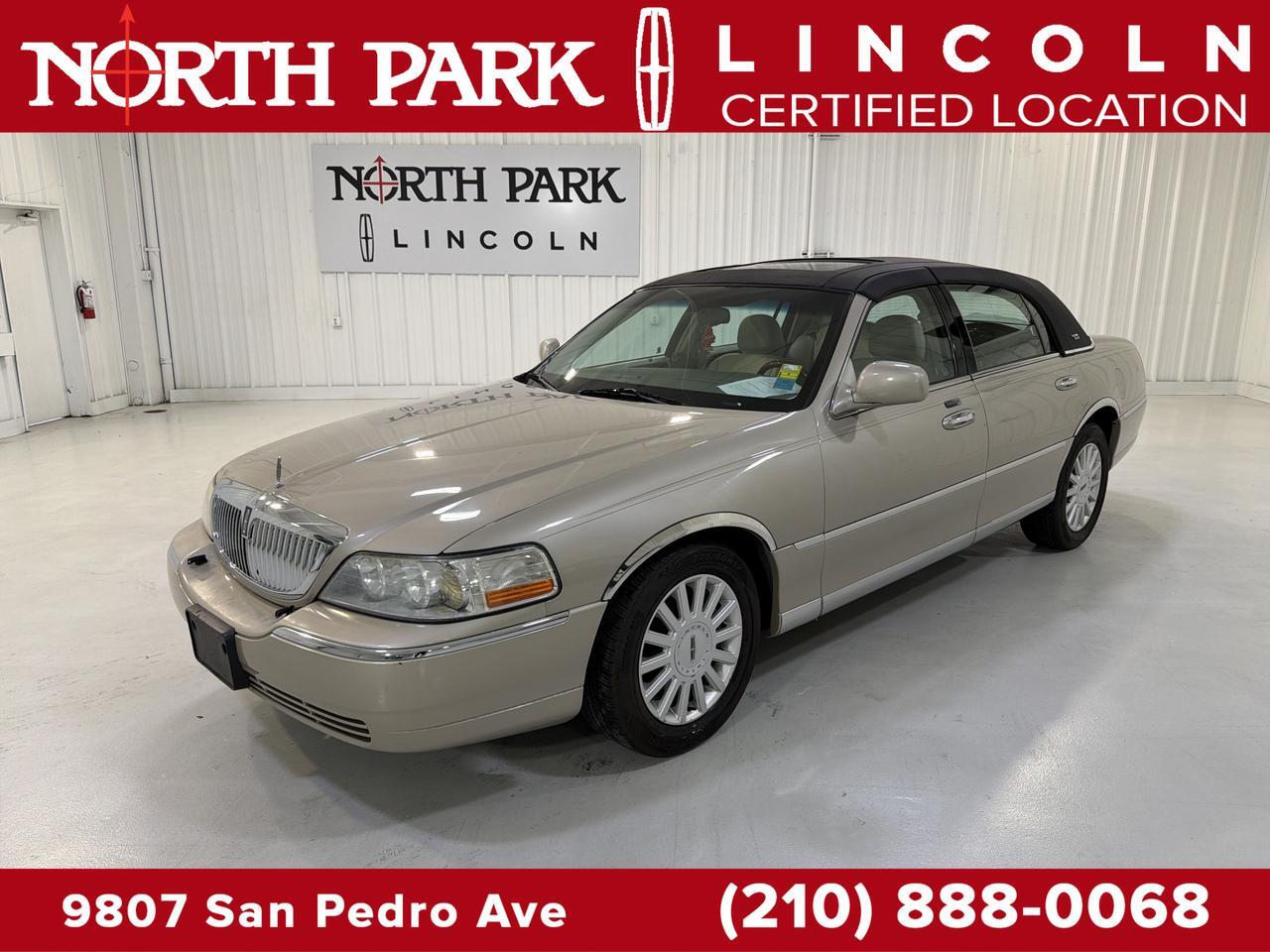 2005 Lincoln Town Car Signature Limited