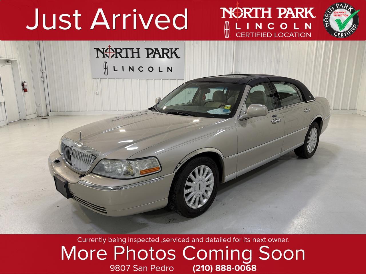 2005 Lincoln Town Car Signature Limited