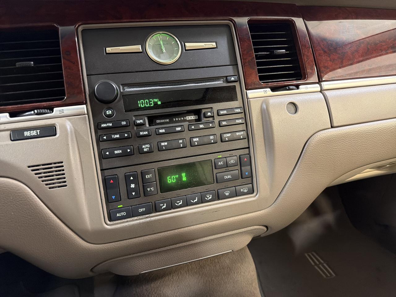 2005 Lincoln Town Car Signature Limited San Antonio TX