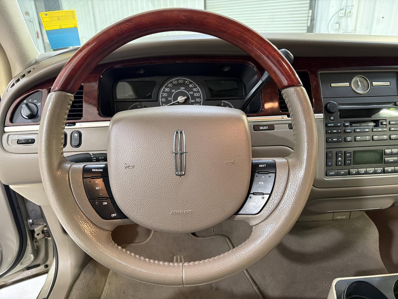 2005 Lincoln Town Car Signature Limited San Antonio TX