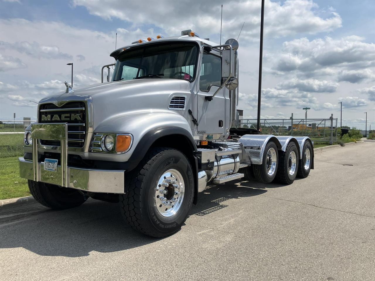 2005 Mack Granite Non-Sleeper
