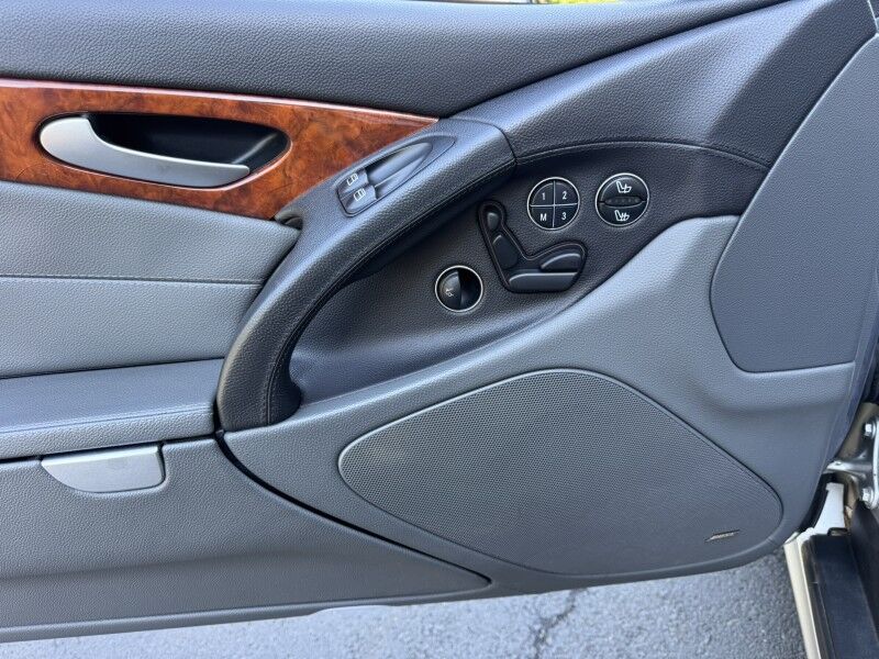 2005 Mercedes-Benz SL-Class 5.0L Willow Grove PA