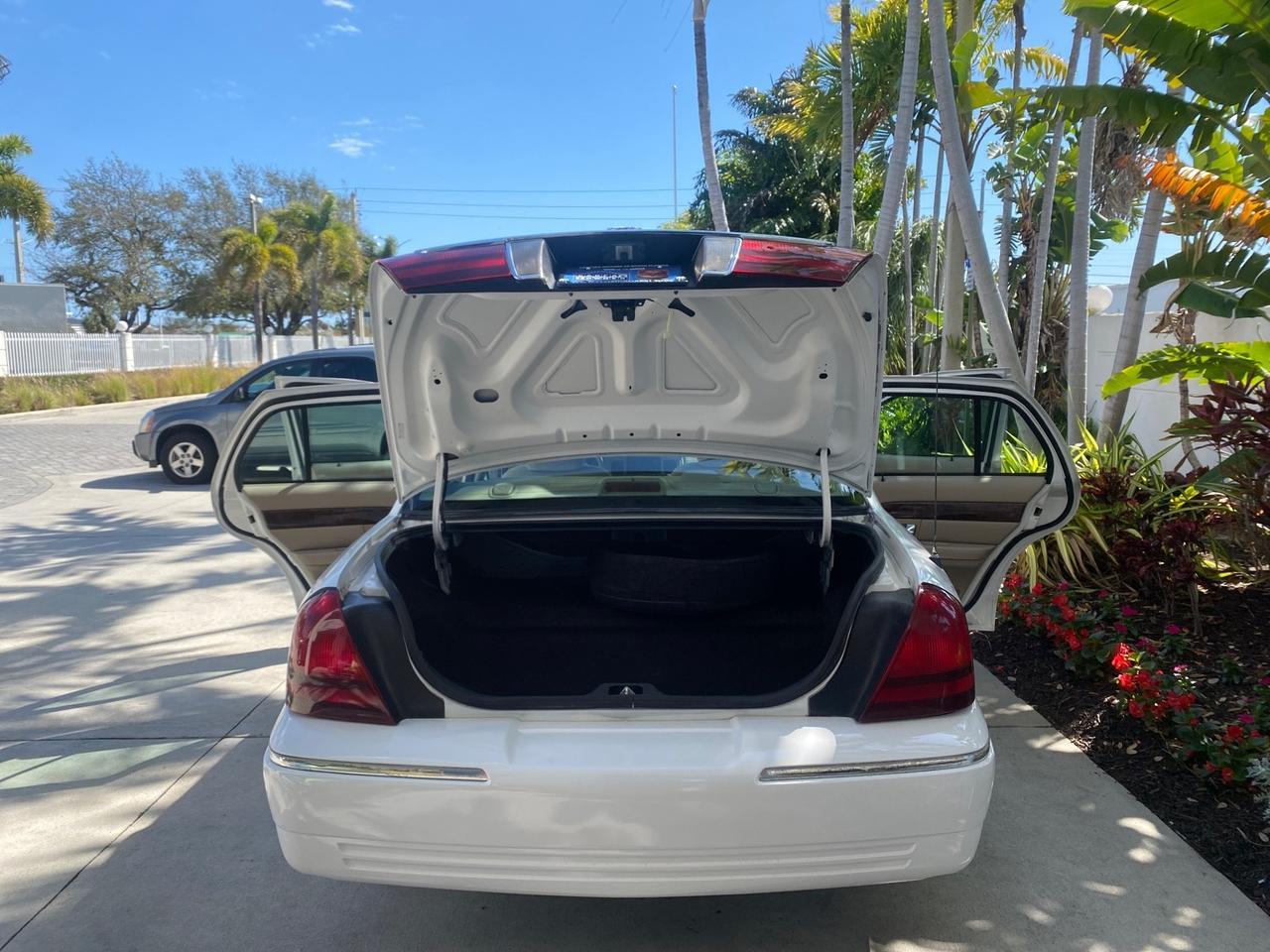 2005 Mercury Grand Marquis GS LOW MILES 49,348 Pompano Beach FL