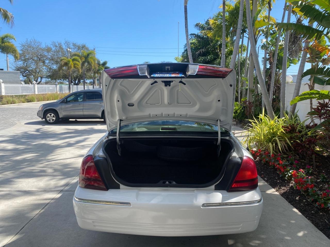 2005 Mercury Grand Marquis GS LOW MILES 49,348 Pompano Beach FL