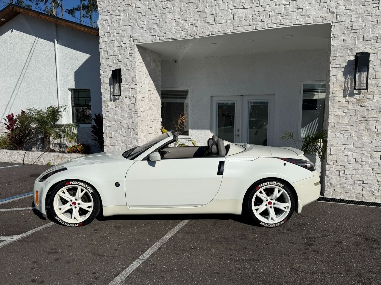 2005 Nissan 350Z 2dr Roadster Enthusiast Auto