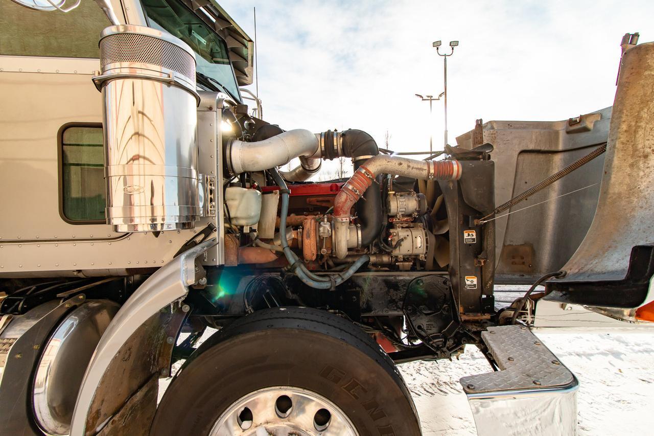 2005 Peterbilt 378 TA Sleeper Tractor Red Deer AB