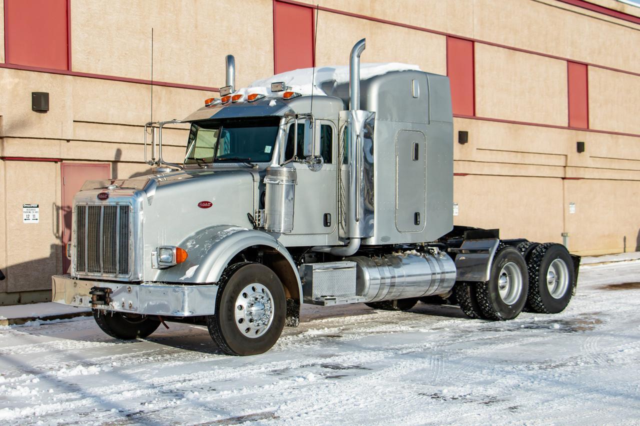 2005 Peterbilt 378 TA Sleeper Tractor Red Deer AB