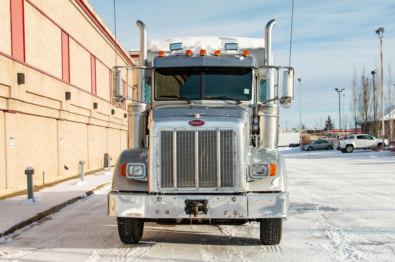 2005 Peterbilt 378 TA Sleeper Tractor Red Deer AB