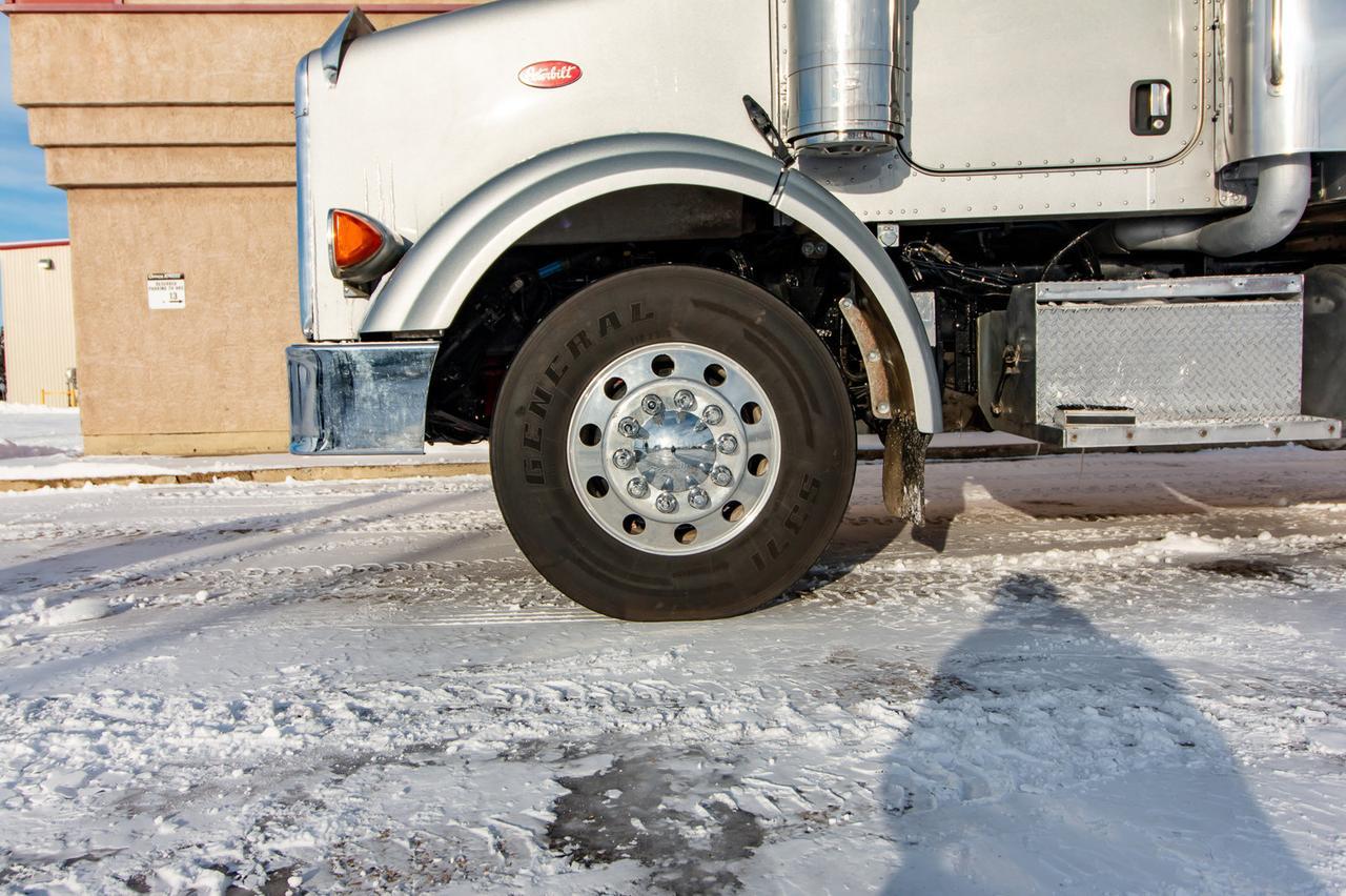 2005 Peterbilt 378 TA Sleeper Tractor Red Deer AB