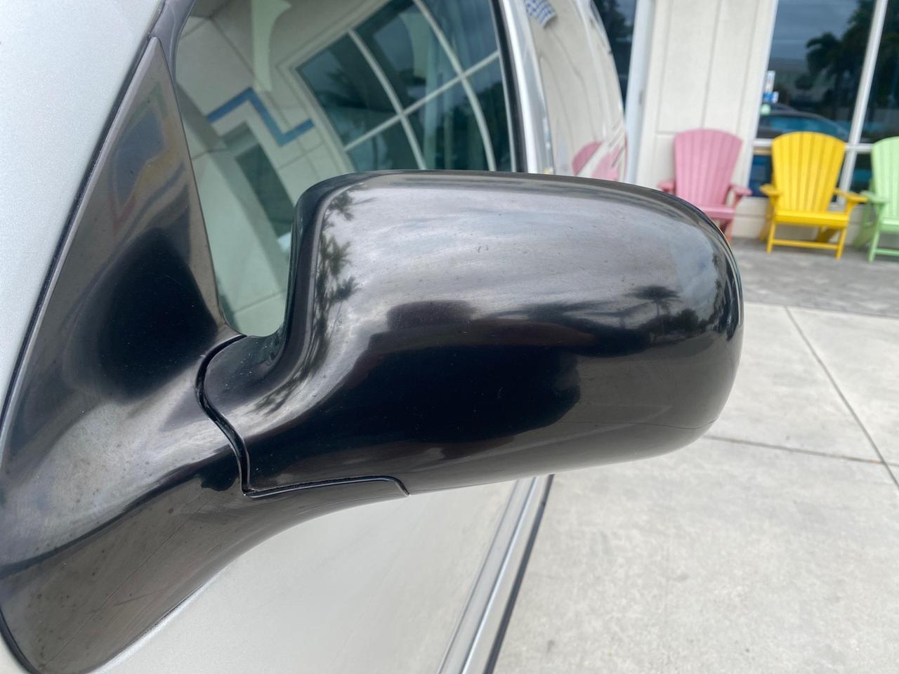 2005 Saturn Relay Relay 2 VAN LOW MILES 64,057 1 OWNER Pompano Beach FL