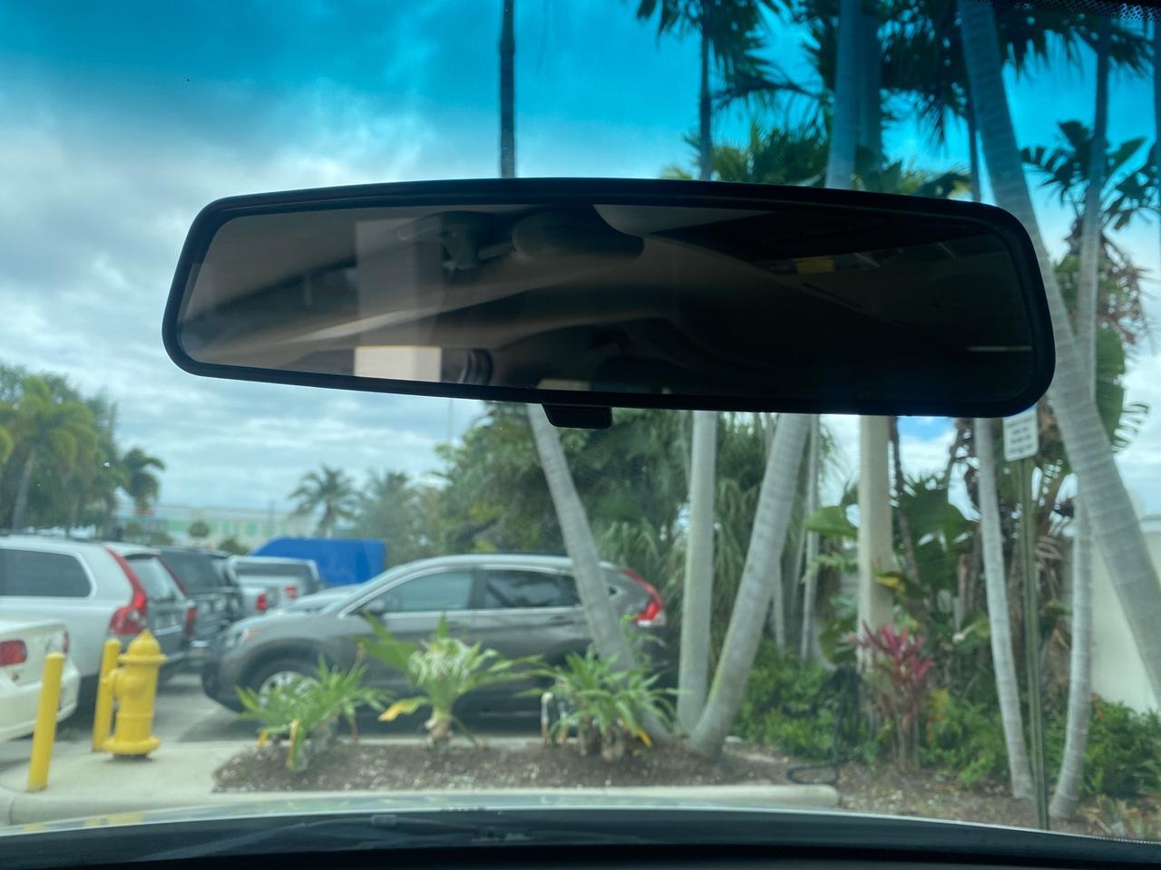 2005 Saturn Relay Relay 2 VAN LOW MILES 64,057 1 OWNER Pompano Beach FL