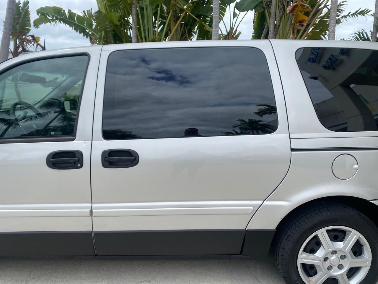 2005 Saturn Relay Relay 2 VAN LOW MILES 64,057 1 OWNER Pompano Beach FL