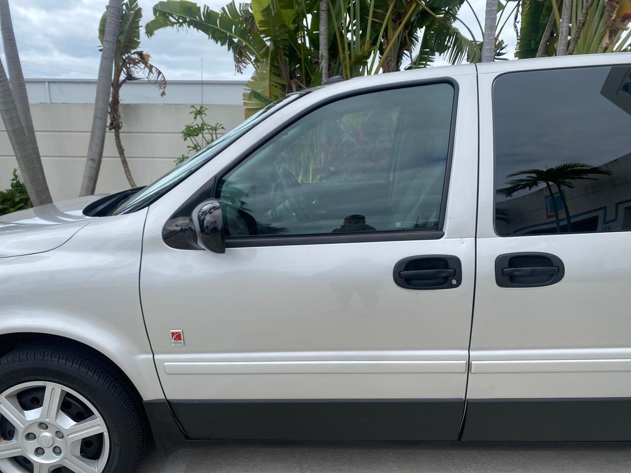 2005 Saturn Relay Relay 2 VAN LOW MILES 64,057 1 OWNER Pompano Beach FL