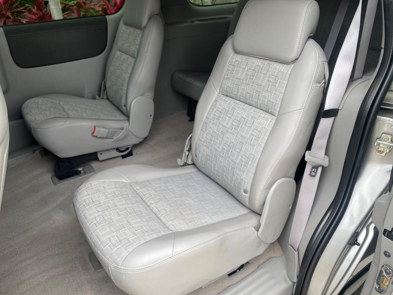 2005 Saturn Relay Relay 2 VAN LOW MILES 64,057 1 OWNER Pompano Beach FL