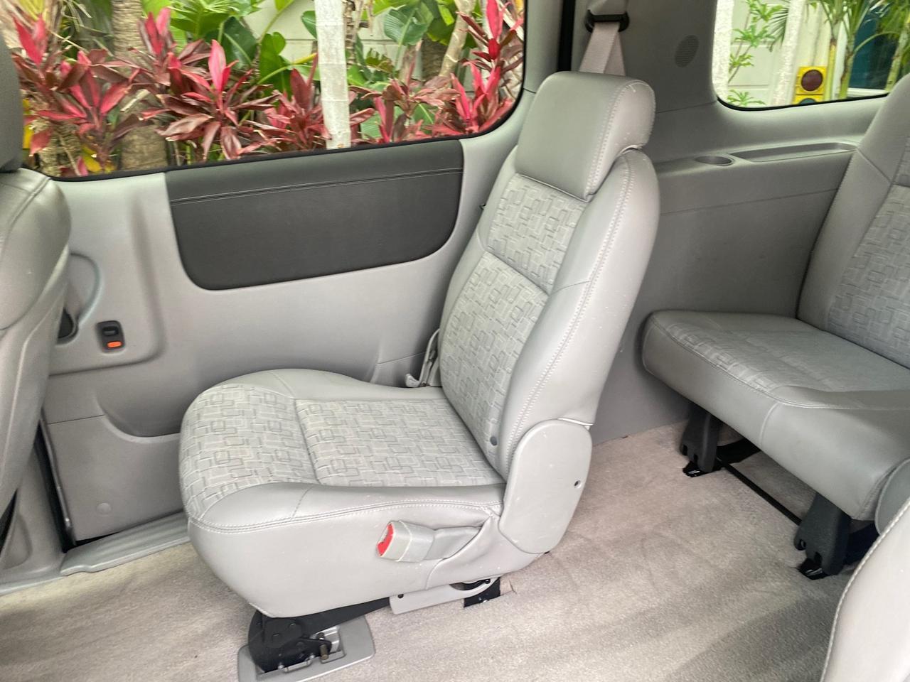 2005 Saturn Relay Relay 2 VAN LOW MILES 64,057 1 OWNER Pompano Beach FL