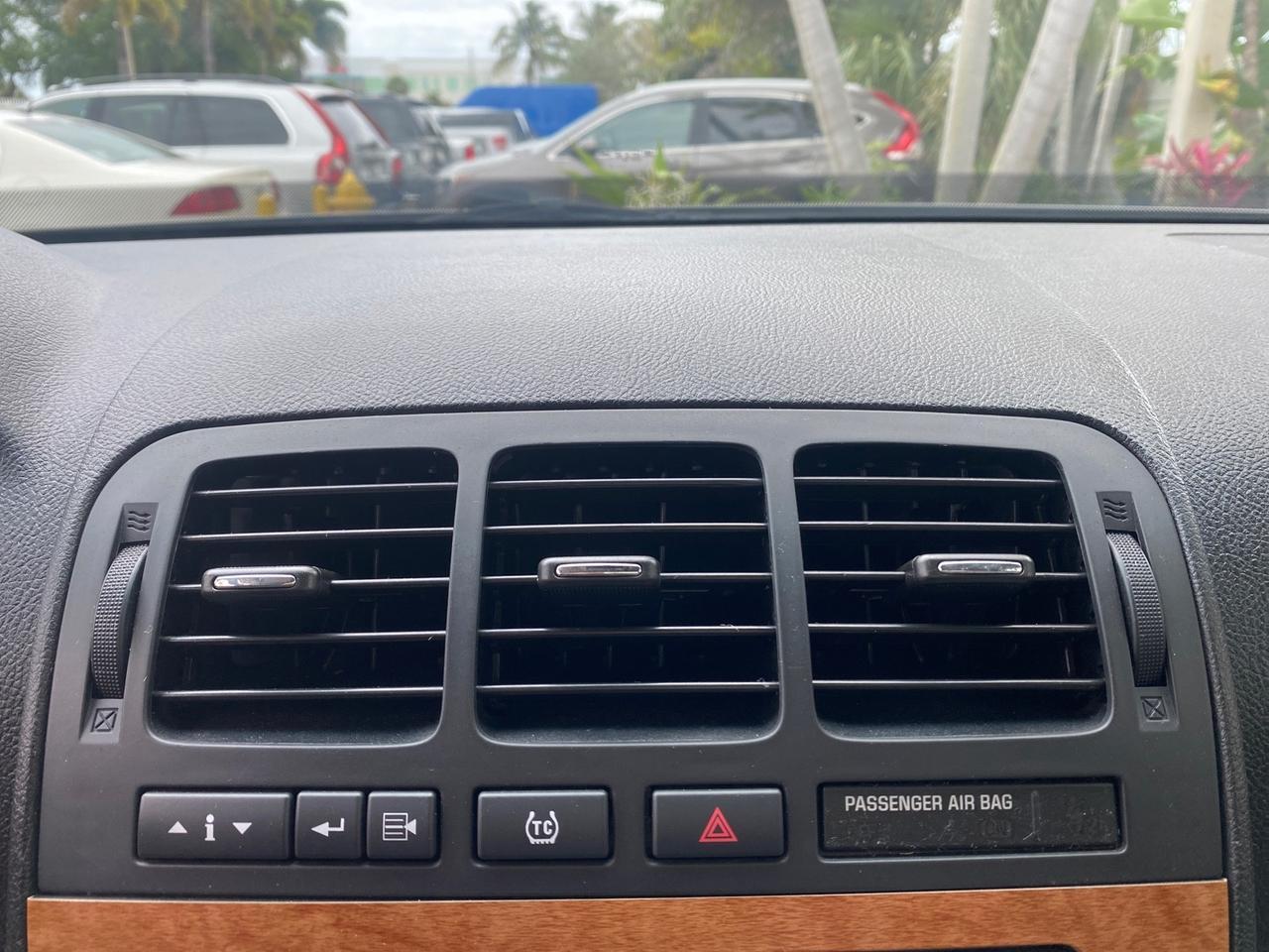 2005 Saturn Relay Relay 2 VAN LOW MILES 64,057 1 OWNER Pompano Beach FL