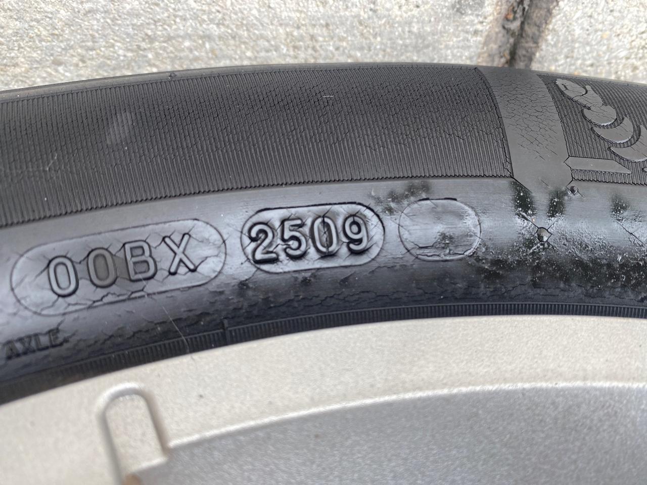 2005 Saturn Relay Relay 2 VAN LOW MILES 64,057 1 OWNER Pompano Beach FL