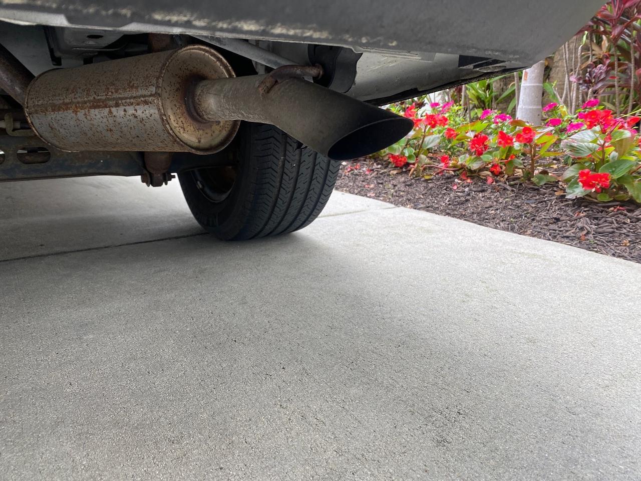 2005 Saturn Relay Relay 2 VAN LOW MILES 64,057 1 OWNER Pompano Beach FL