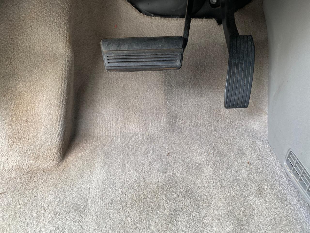 2005 Saturn Relay Relay 2 VAN LOW MILES 64,057 1 OWNER Pompano Beach FL