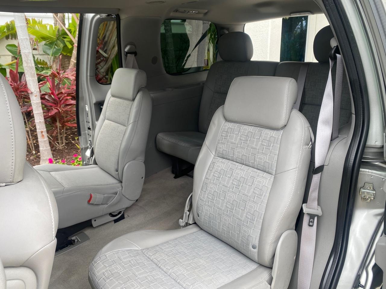 2005 Saturn Relay Relay 2 VAN LOW MILES 64,057 1 OWNER Pompano Beach FL