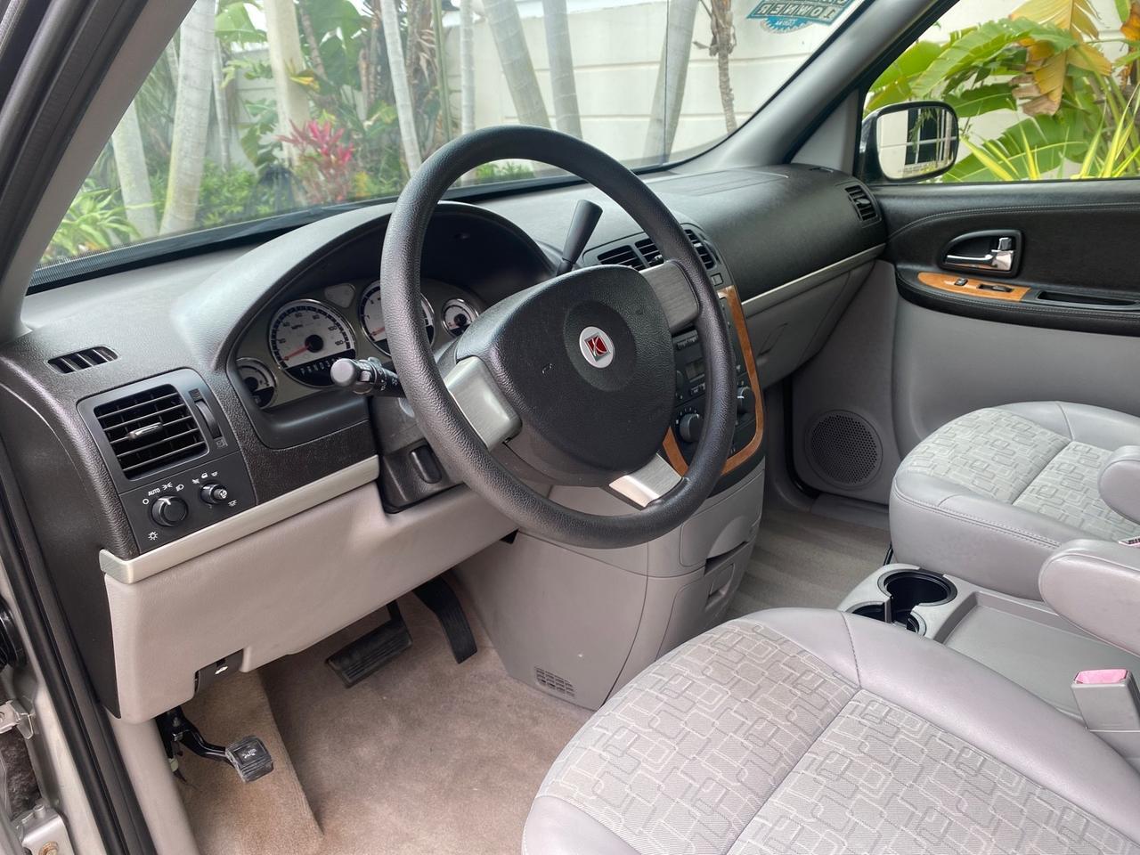 2005 Saturn Relay Relay 2 VAN LOW MILES 64,057 1 OWNER Pompano Beach FL