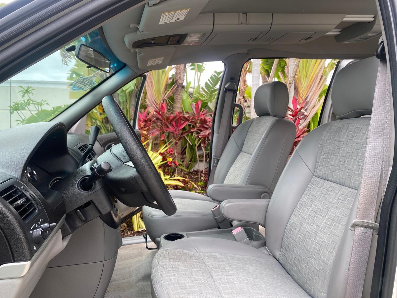 2005 Saturn Relay Relay 2 VAN LOW MILES 64,057 1 OWNER Pompano Beach FL