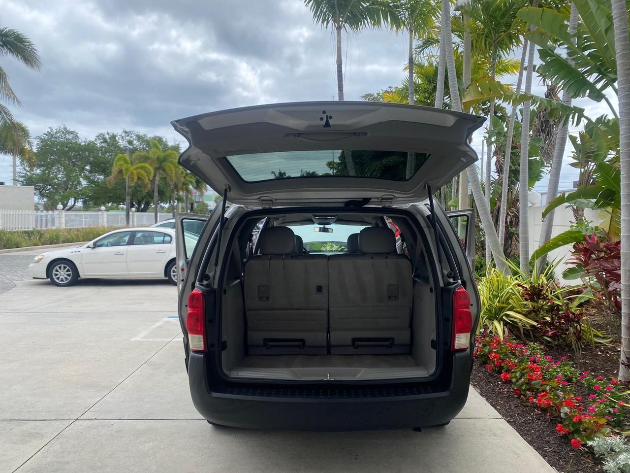 2005 Saturn Relay Relay 2 VAN LOW MILES 64,057 1 OWNER Pompano Beach FL