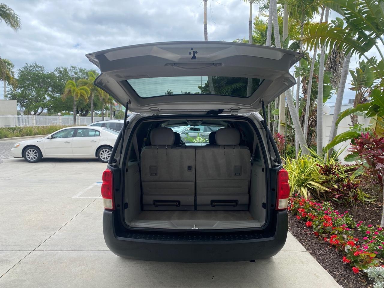 2005 Saturn Relay Relay 2 VAN LOW MILES 64,057 1 OWNER Pompano Beach FL