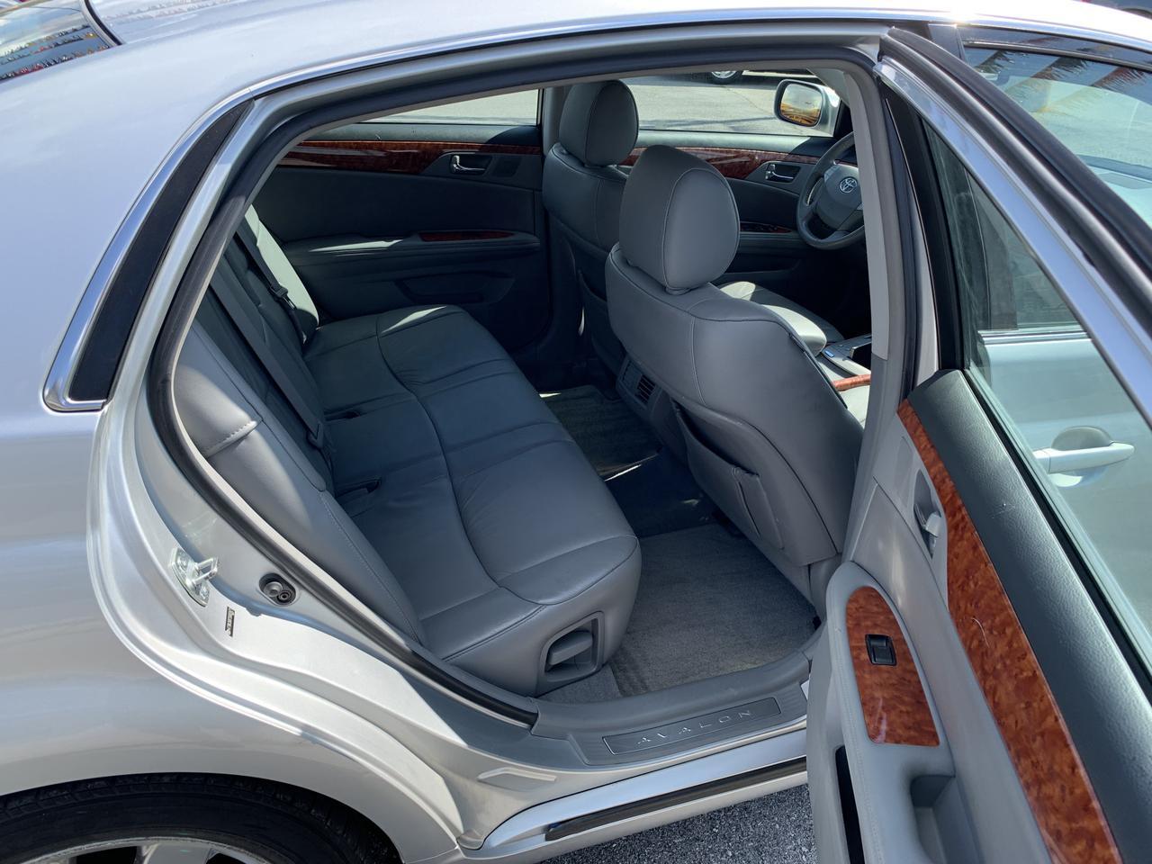 2005 Toyota Avalon Limited Sedan 4D Aurora MO