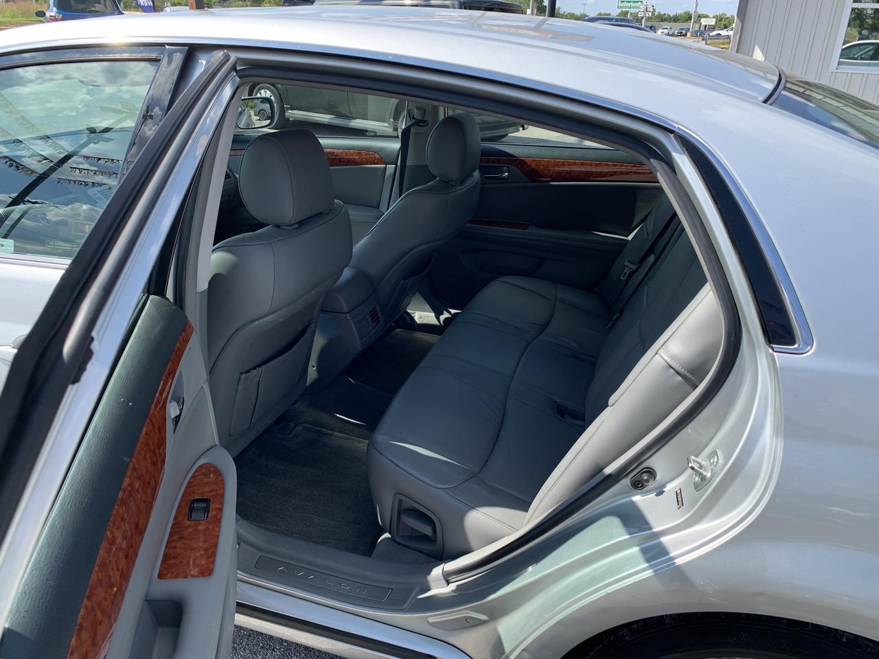 2005 Toyota Avalon Limited Sedan 4D Aurora MO