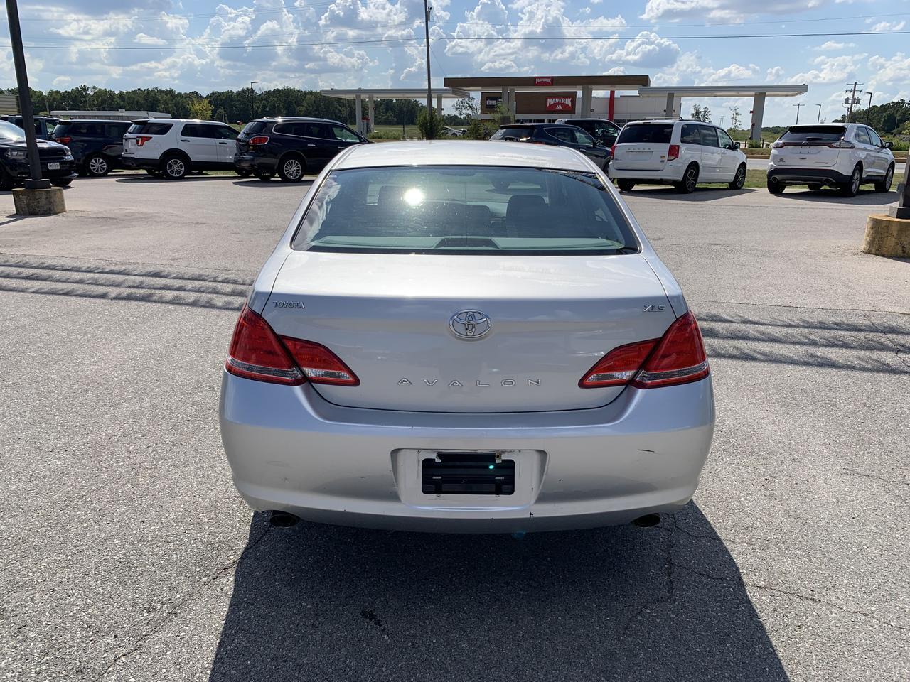 2005 Toyota Avalon Limited Sedan 4D Aurora MO