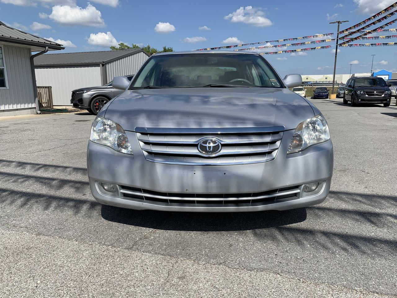 2005 Toyota Avalon Limited Sedan 4D Aurora MO