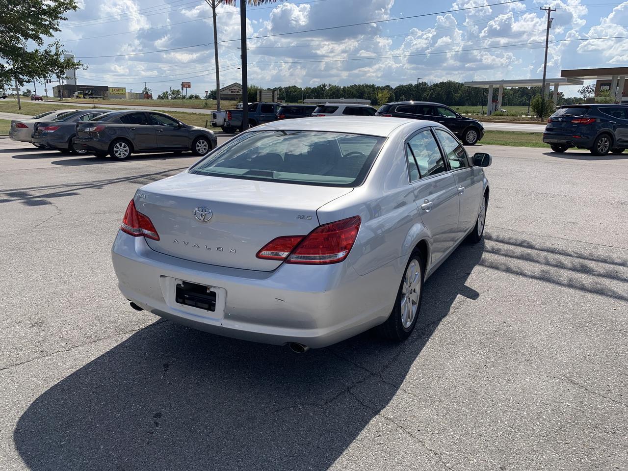 2005 Toyota Avalon Limited Sedan 4D Aurora MO