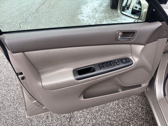 2005 Toyota Camry LE Cleveland OH