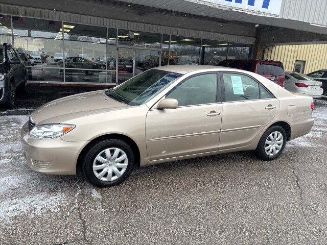 2005 Toyota Camry LE