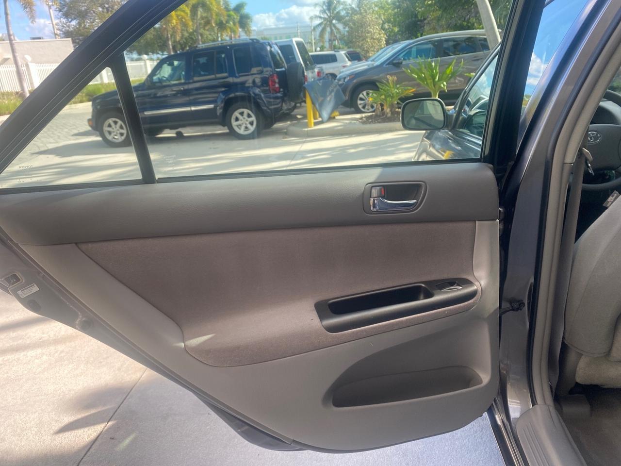 2005 Toyota Camry XLE LOW MILES 68,563 1 OWNER Pompano Beach FL