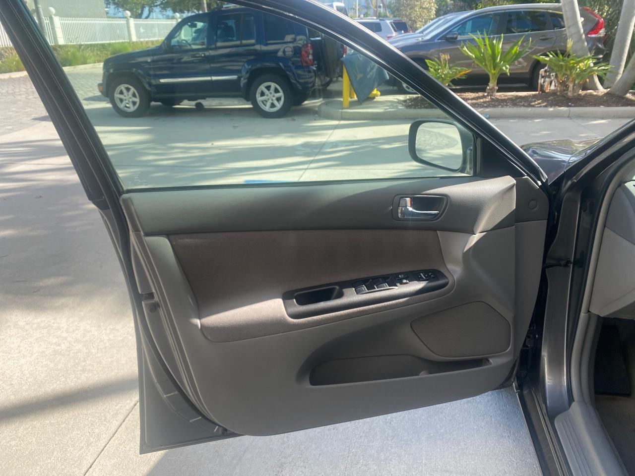 2005 Toyota Camry XLE LOW MILES 68,563 1 OWNER Pompano Beach FL