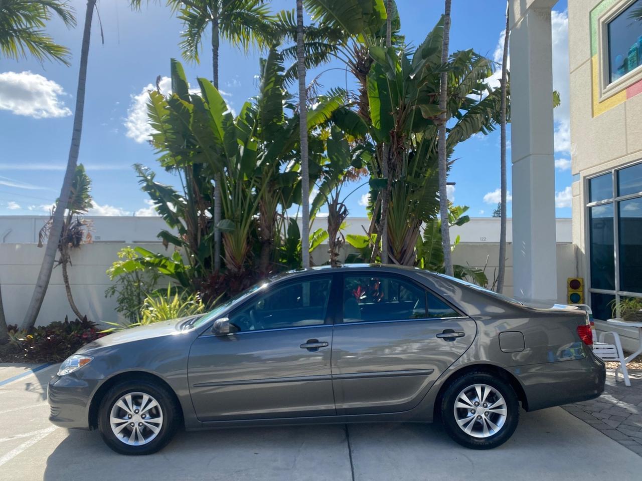2005 Toyota Camry XLE LOW MILES 68,563 1 OWNER Pompano Beach FL